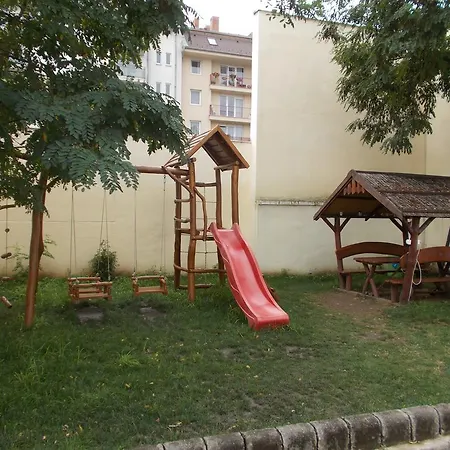 Central King בודפשט